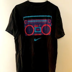 Medium Nike shirt